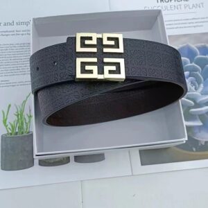 Men's versatile belt with smooth buckle and embossed pattern